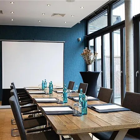 Hotel Aspria Ku'damm Sport & 4*